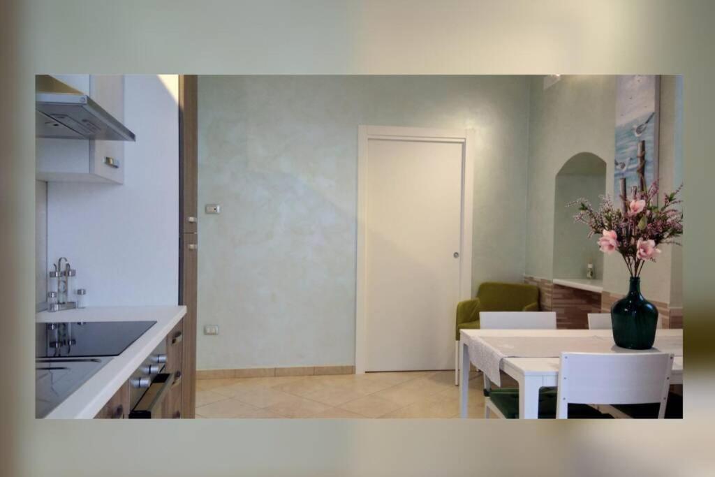 Domus Elegans In Centro Villa Manfredonia Eksteriør billede