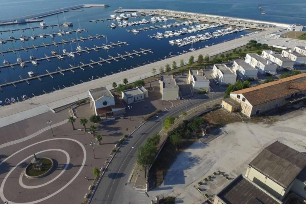 Domus Elegans In Centro Villa Manfredonia Eksteriør billede