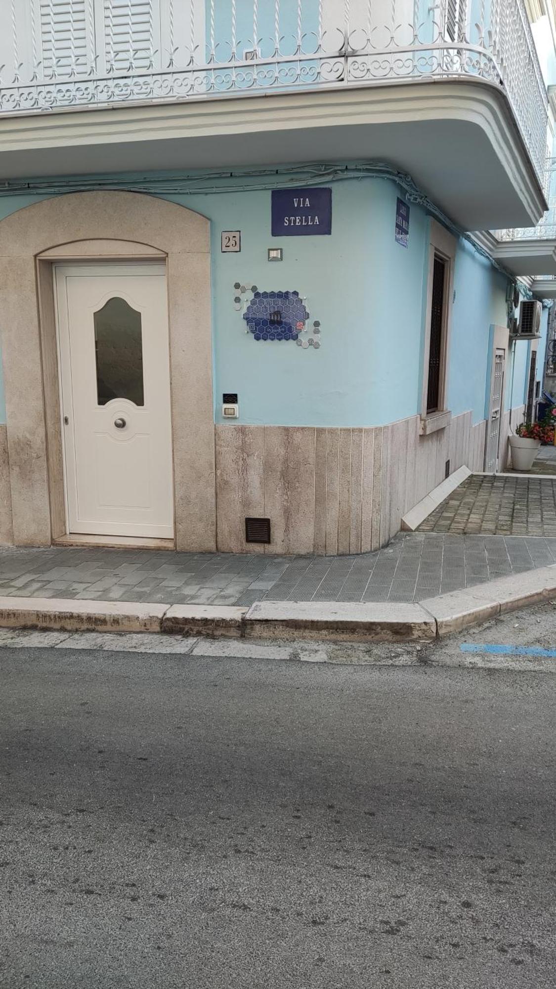 Domus Elegans In Centro Villa Manfredonia Eksteriør billede
